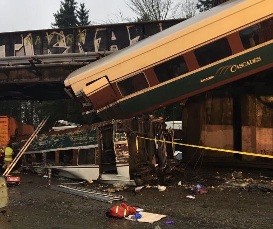 EUA. Comboio descarrila e faz pelo menos 3 mortos e mais de 75 feridos