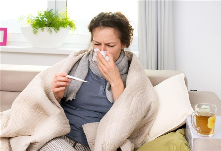 Gripe ou constipação? Há alguns sintomas que distinguem estas duas infeções