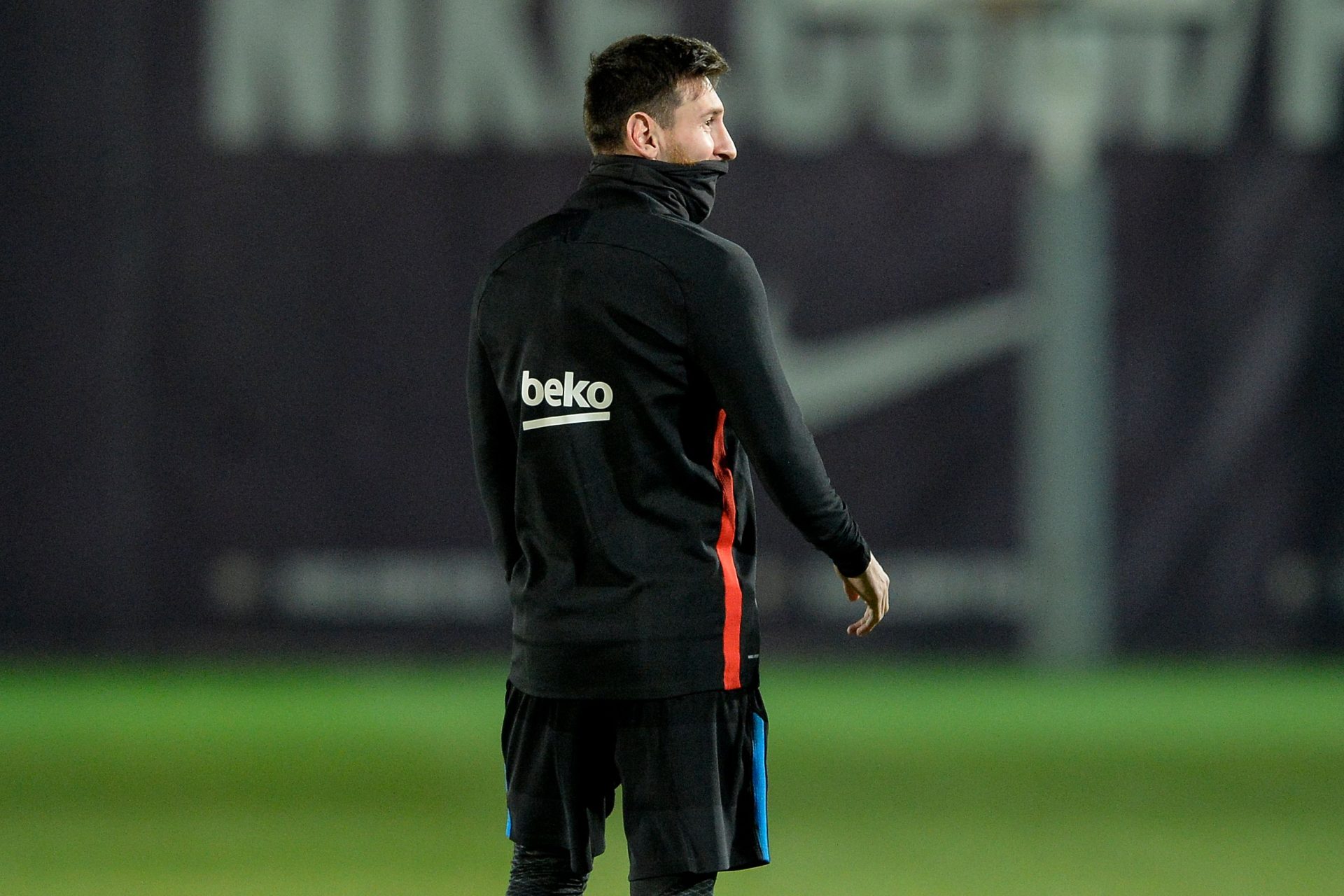 Messi com as pernas cortadas em Buenos Aires