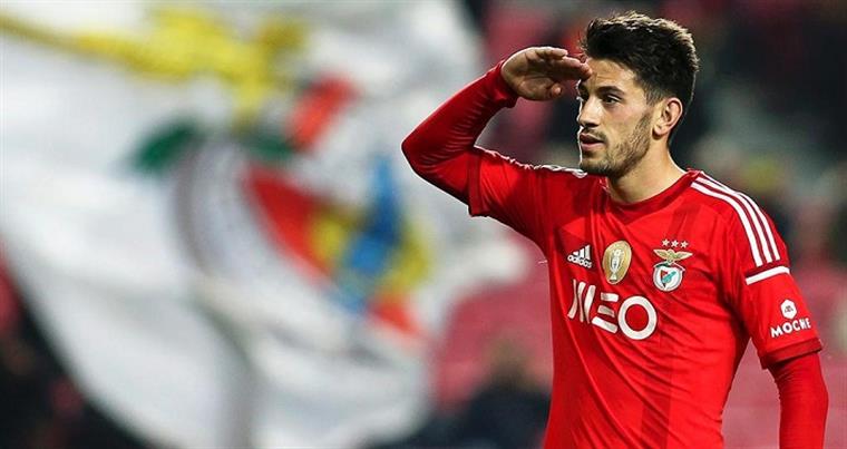Pizzi vai apresentar queixa-crime contra adepto do FC Porto que invadiu campo