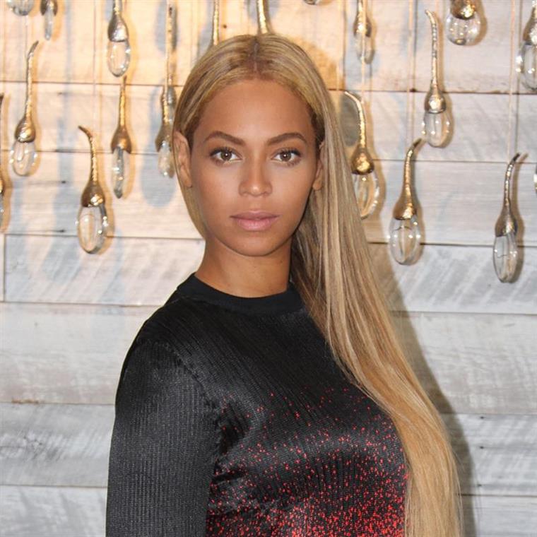 Beyoncé é processada por usar voz sem autorização