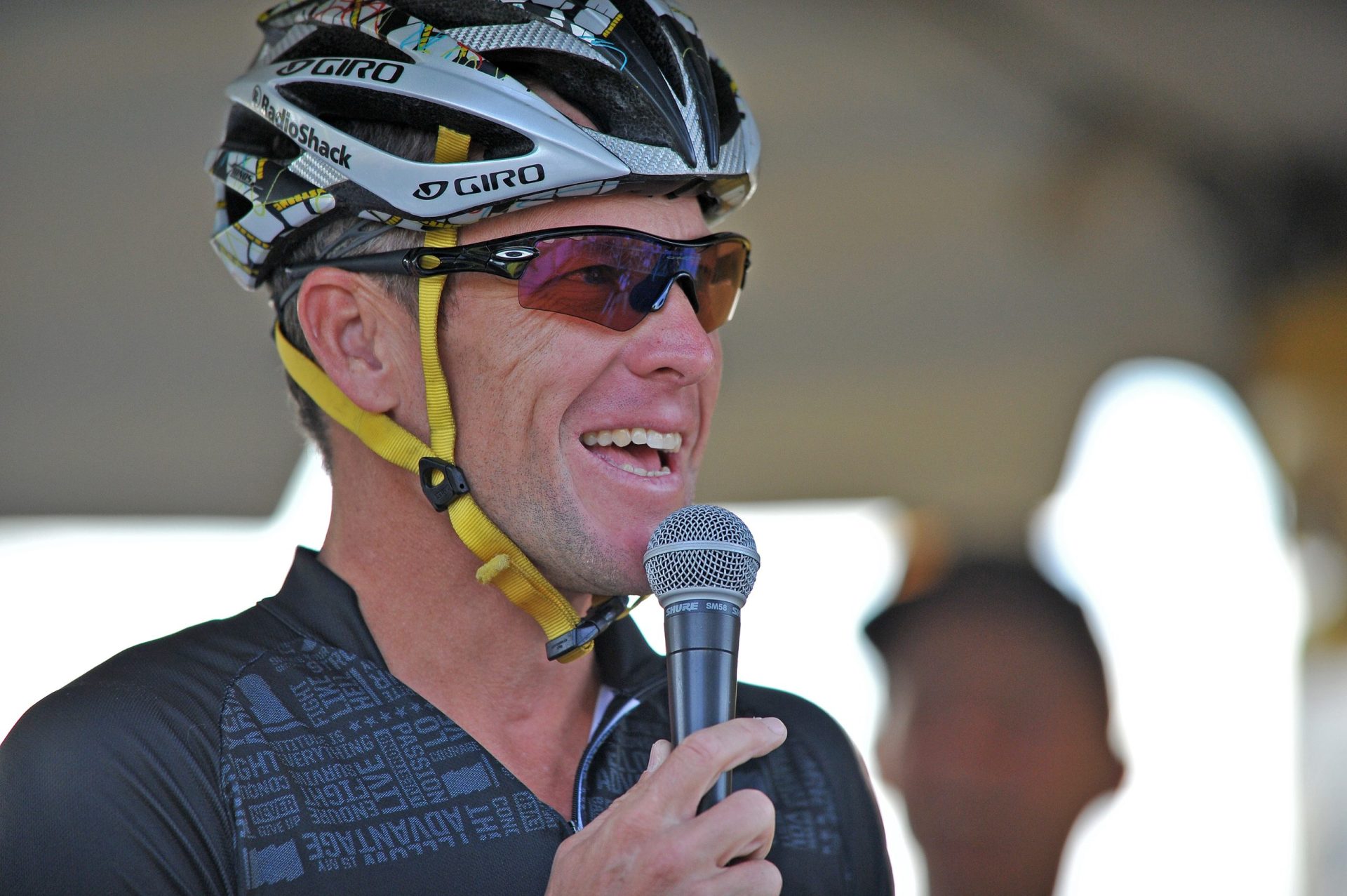 Lance Armstrong vai a tribunal em ação de 100 milhões