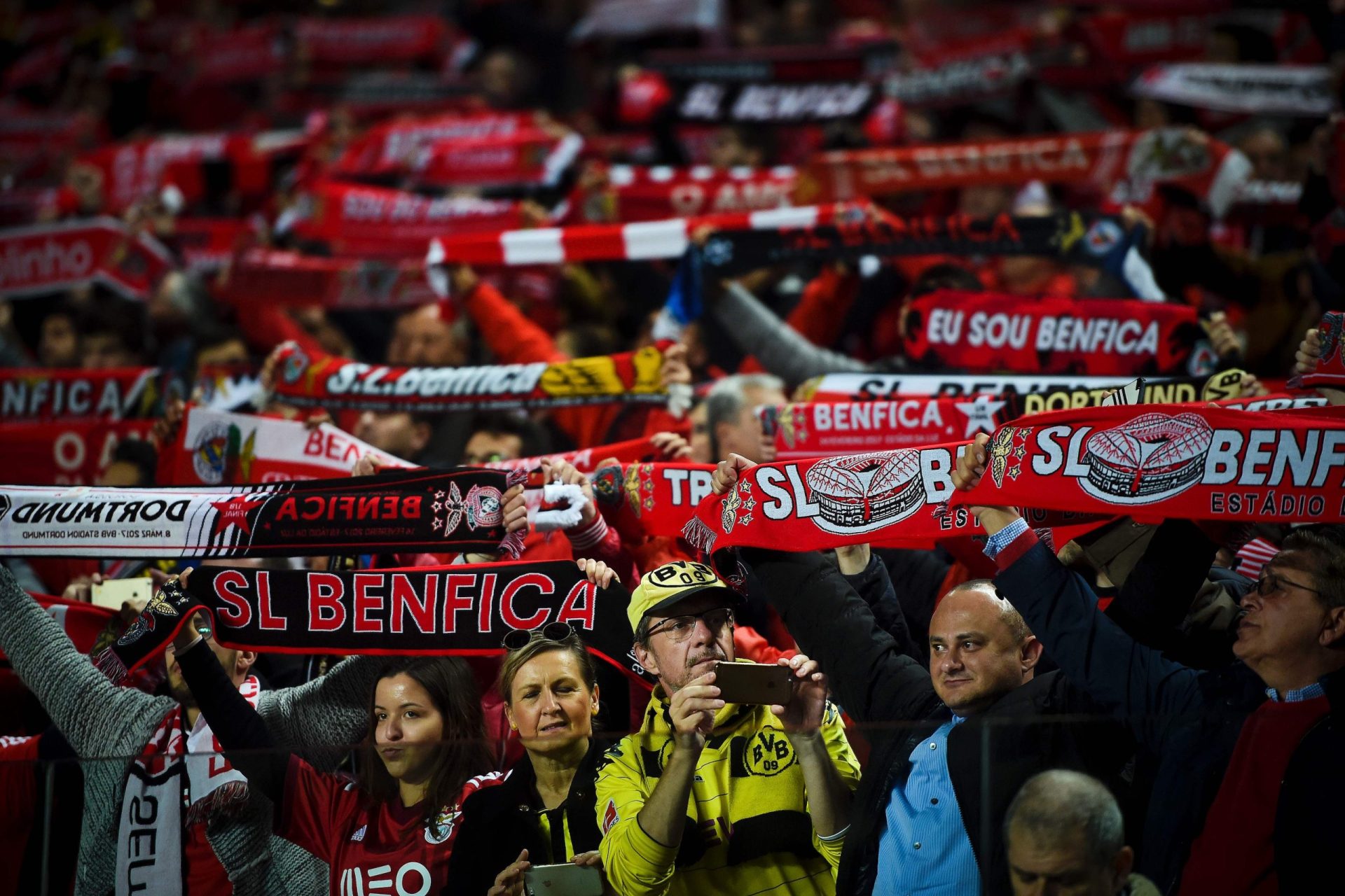 Detidos seis adeptos antes do Benfica-Dortmund