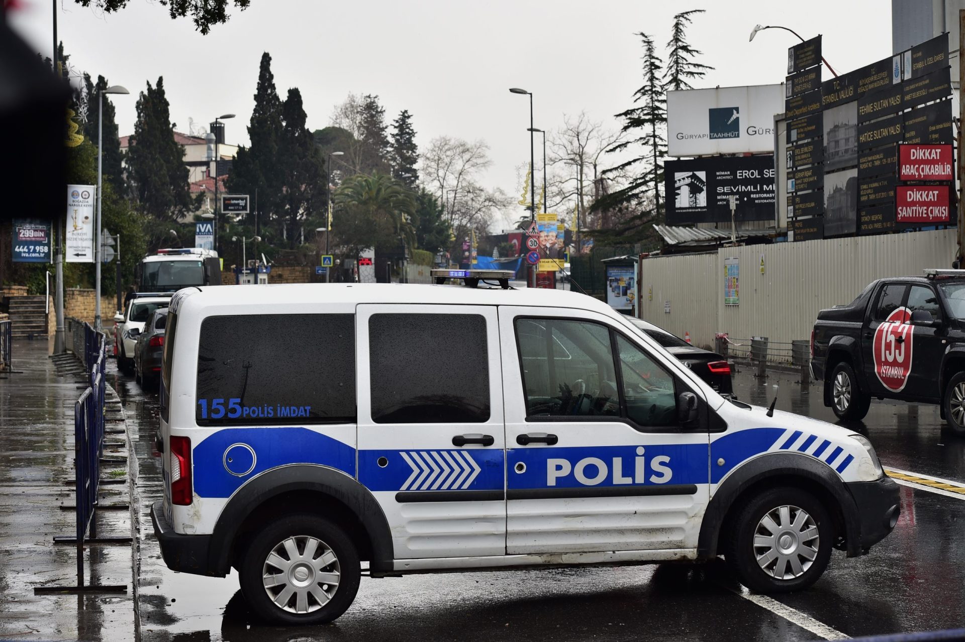 Homem armado faz reféns em hospital de Istambul