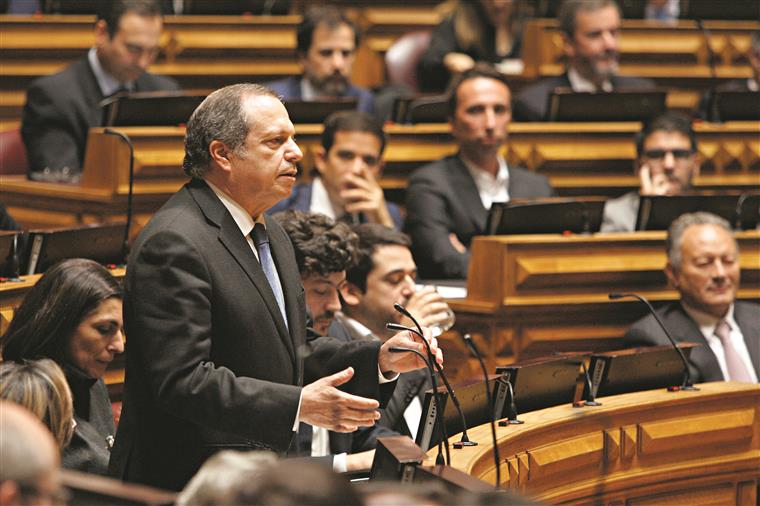 Domingos Pereira deixa o Parlamento (e o PS) para concorrer a Barcelos