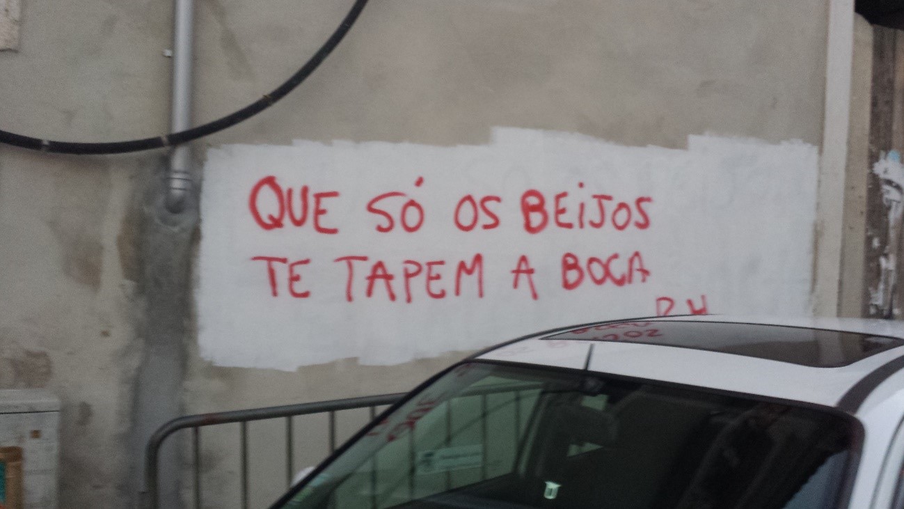 Que só os beijos te tapem a boca