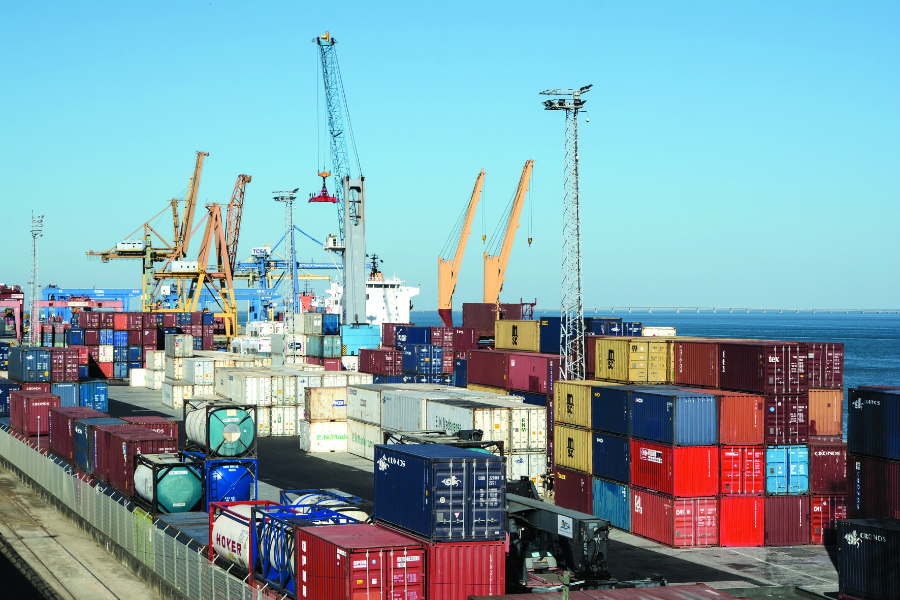 INE. Importações sobem mais que as exportações no primeiro mês do ano