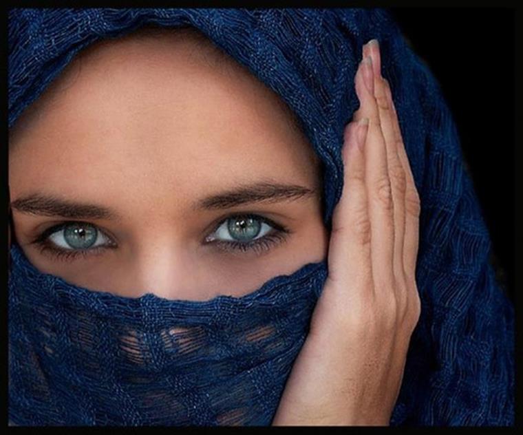 Empresas podem proibir uso de véu islâmico, determina Tribunal de Justiça da EU
