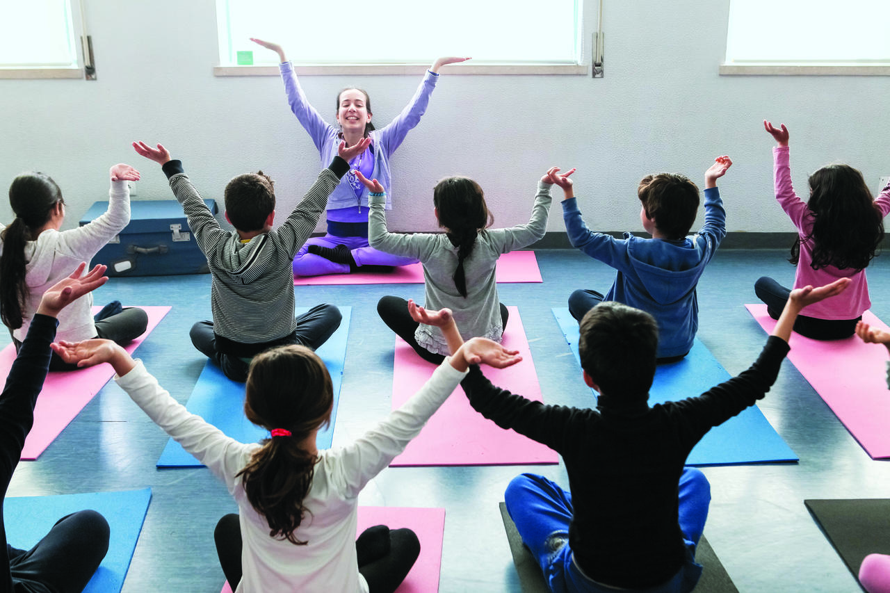 Yoga na escola pode ajudar crianças hiperativas