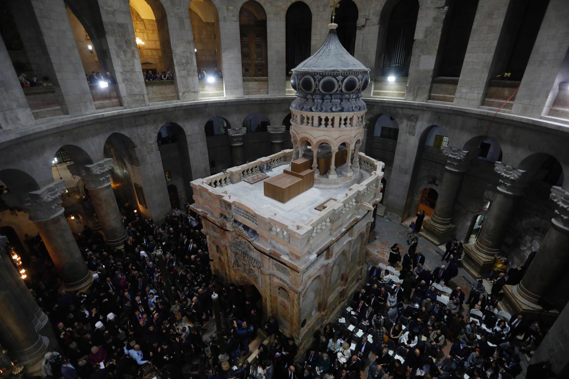 Após 10 meses em obras, túmulo de Jesus Cristo é aberto ao público
