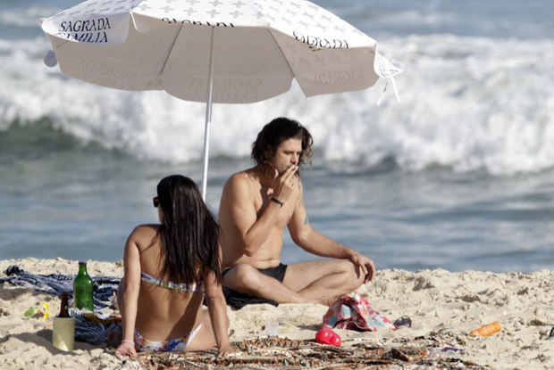 Comissão Europeia quer proibir o tabaco na praia