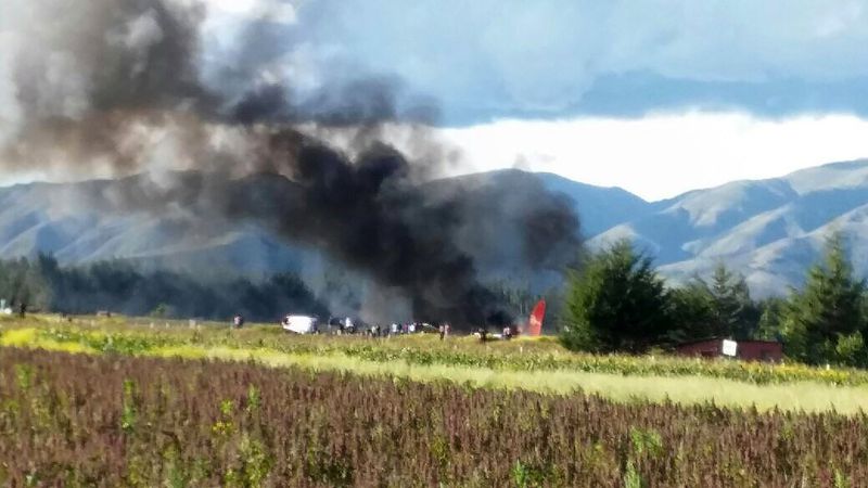 Avião com 141 passageiros incendeia-se no Peru