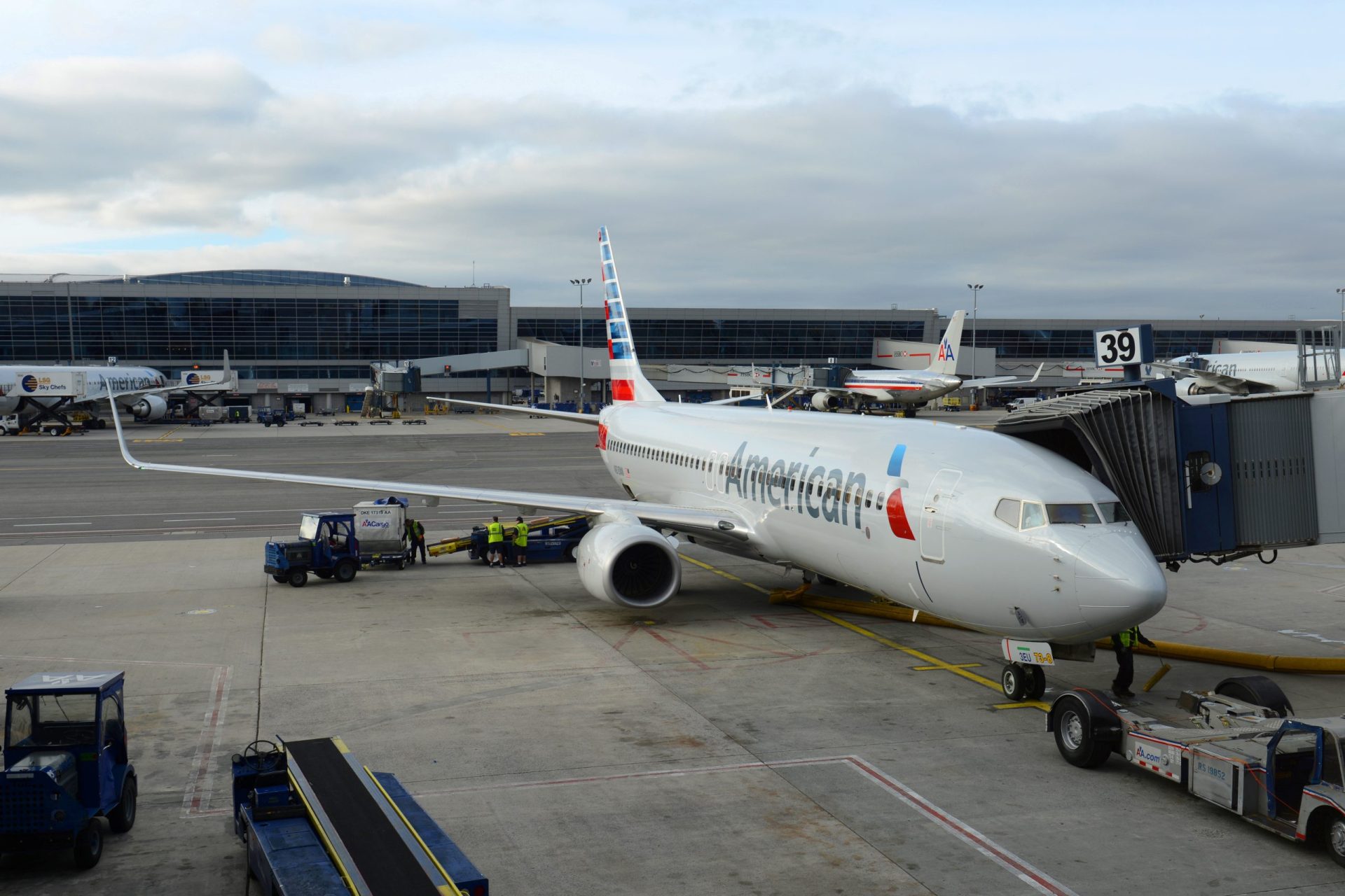 Copiloto da American Airlines morre pouco antes da aterragem