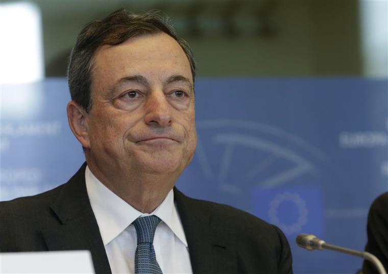 Draghi defende independência do BCE
