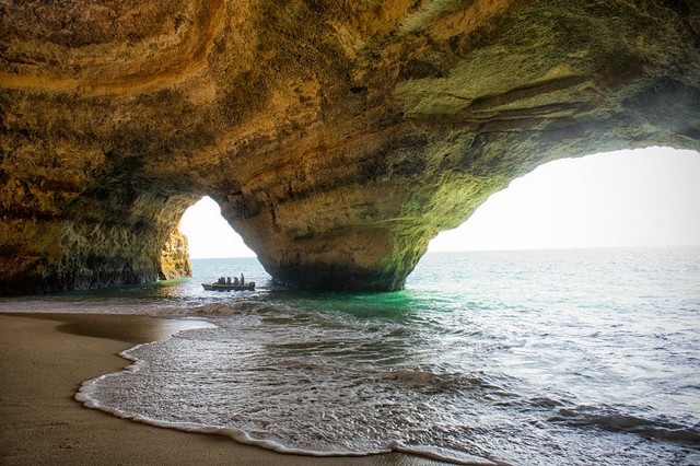 Uma das grutas mais bonitas do mundo é portuguesa