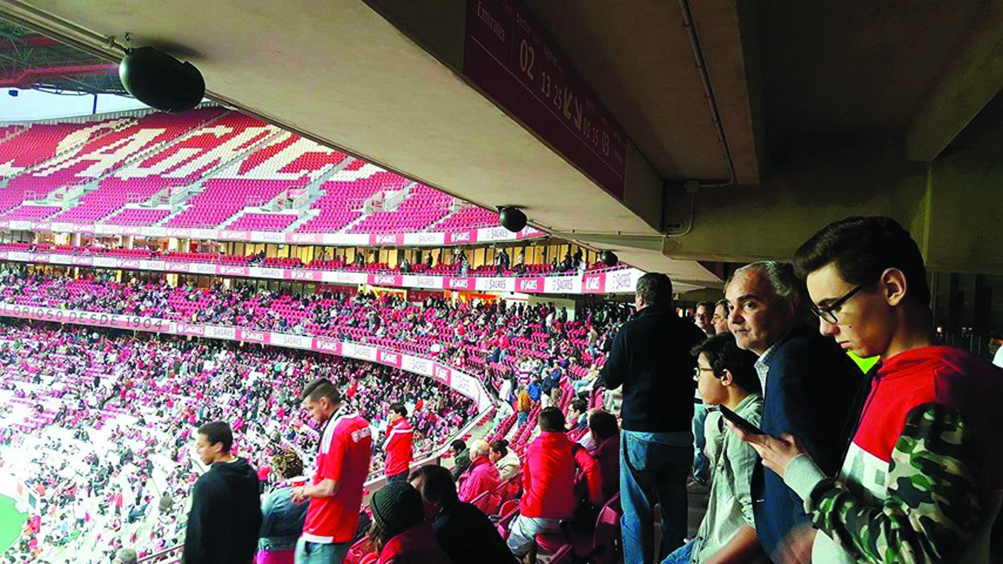 Procurado pela Interpol assiste a jogos do Benfica