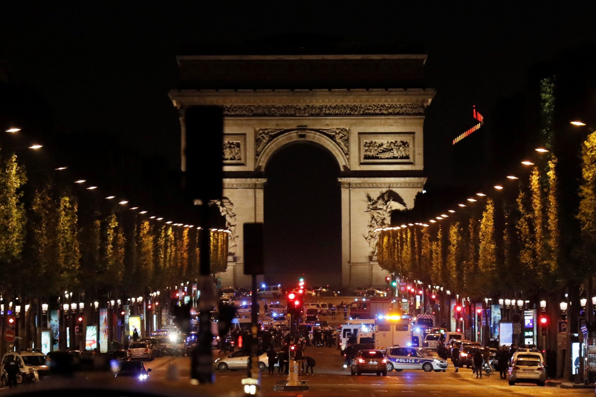 2 mortos e um ferido em tiroteio em Paris