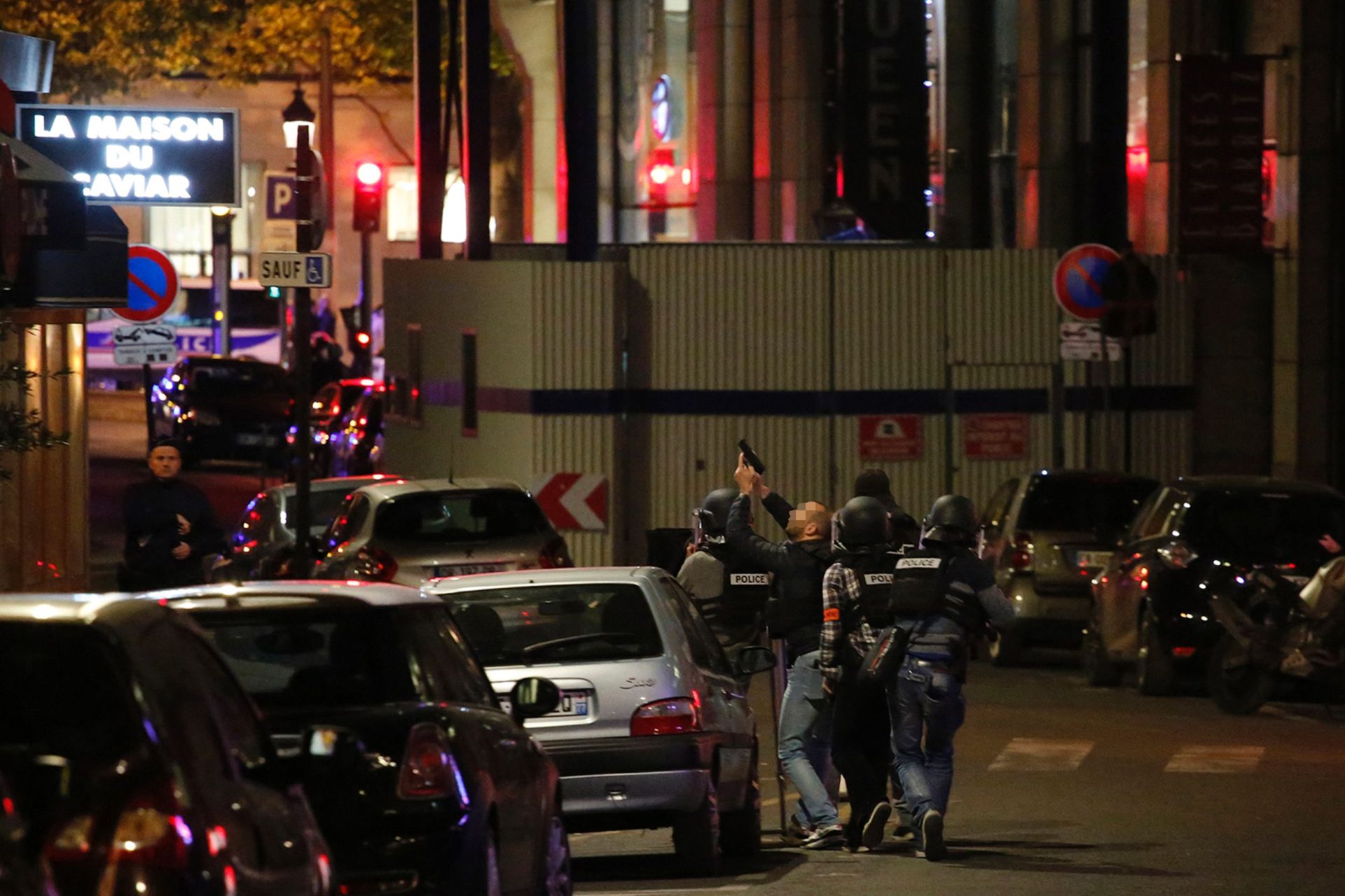 Ataque em Paris. Segundo suspeito entrega-se à polícia