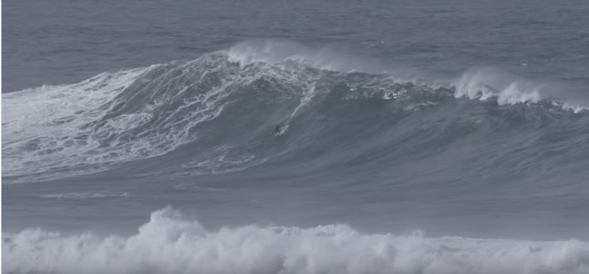 Nazaré ganha prémio de maior onda do mundo