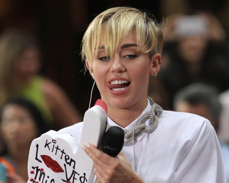 Miley Cyrus já apresentou o seu novo single [Vídeo]