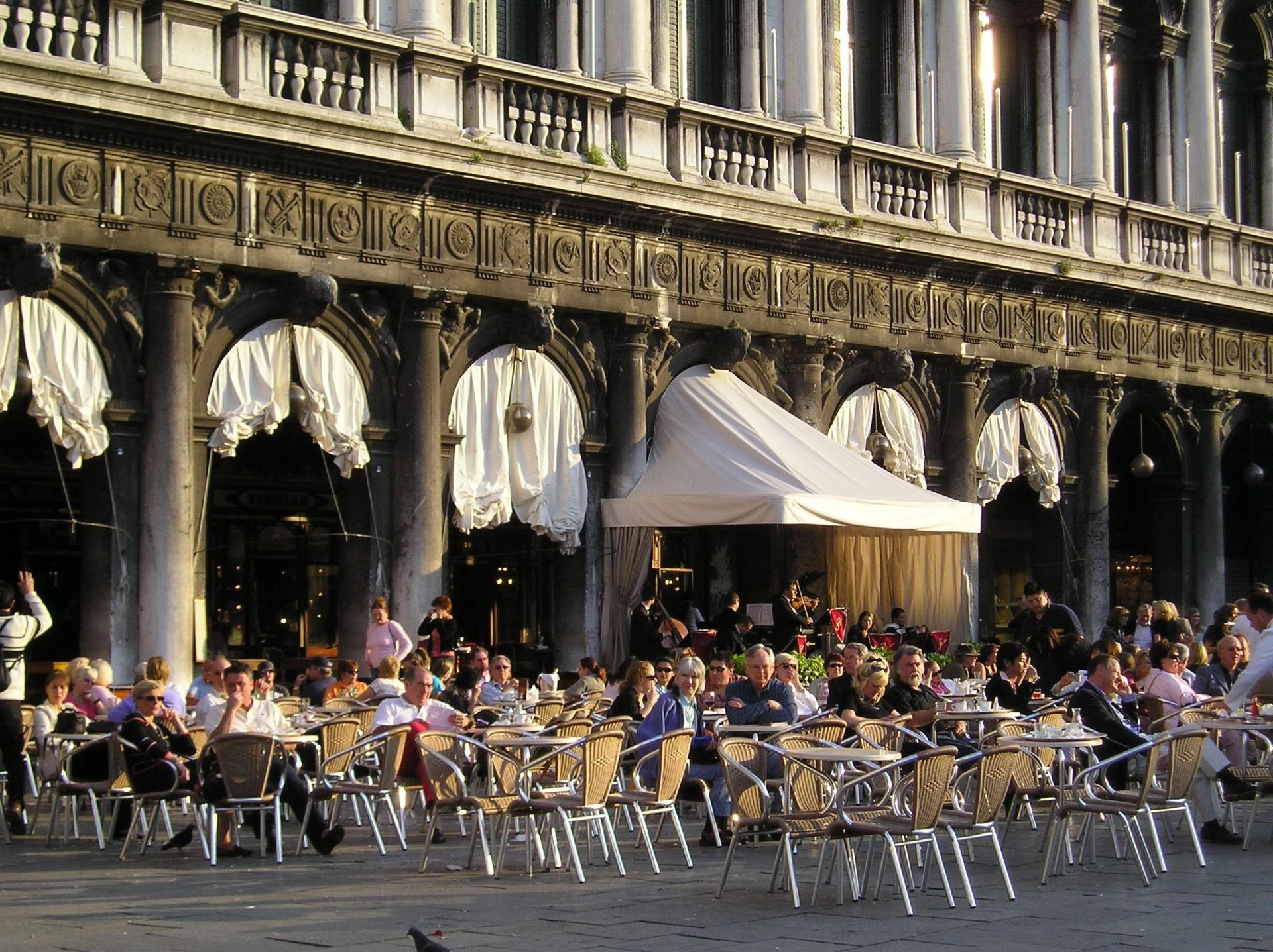 Há um café histórico português entre os melhores da Europa