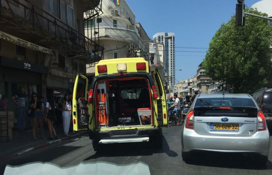 Carro vai contra multidão momentos antes da chegada de Trump