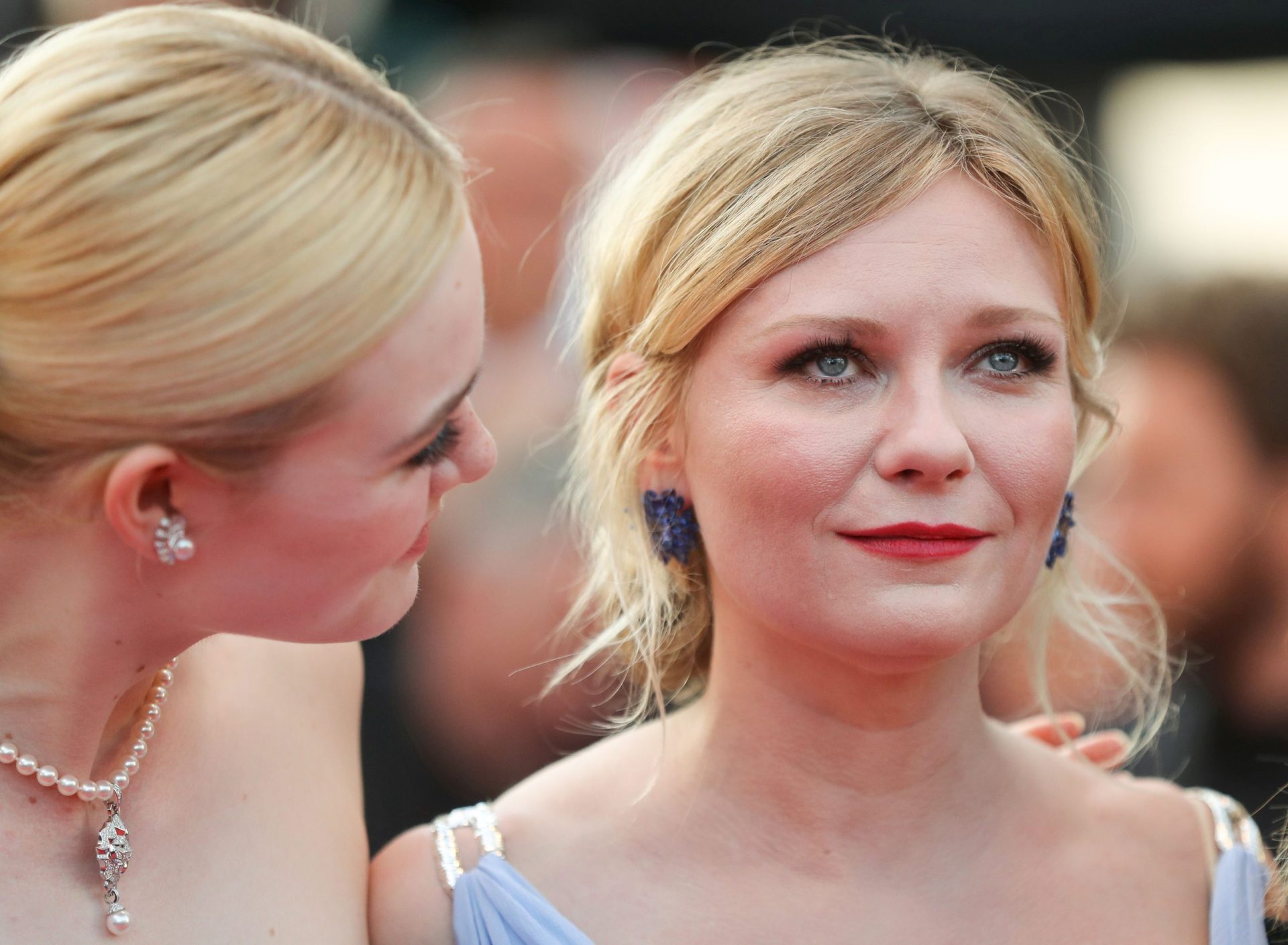 Kirsten Dunst não aguenta e começa a chorar em Cannes