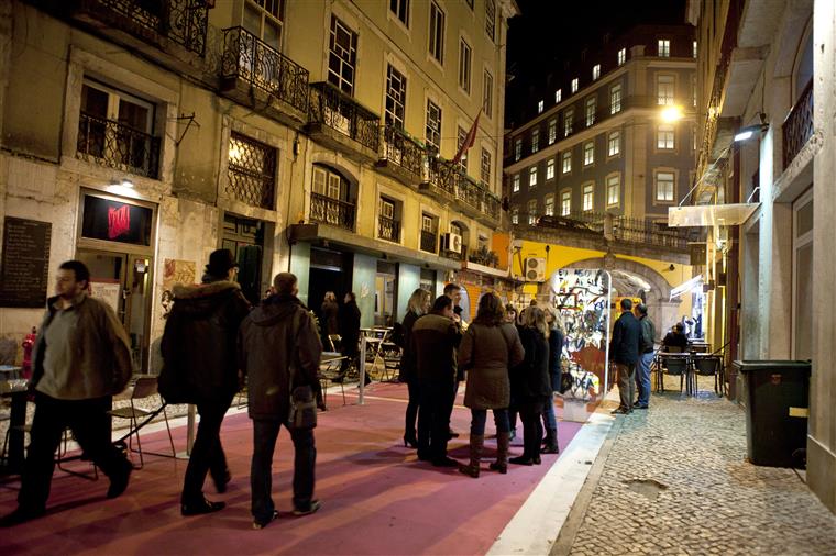 Vários bares de Lisboa já têm limitadores de som, mas queixas continuam