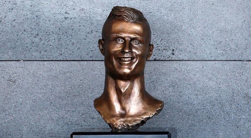 Futebolista tem um busto como o de Ronaldo
