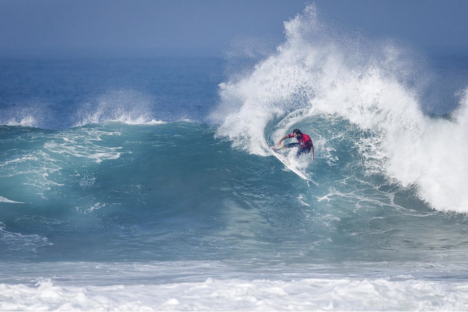 Surf. Segue-se o Brasil hoje para Frederico Morais