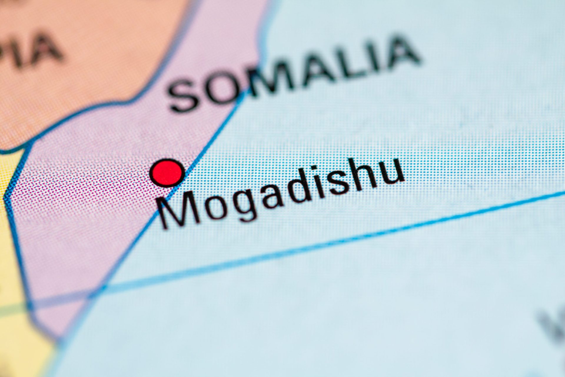 Dez mortos em ataque bombista contra restaurante na Somália