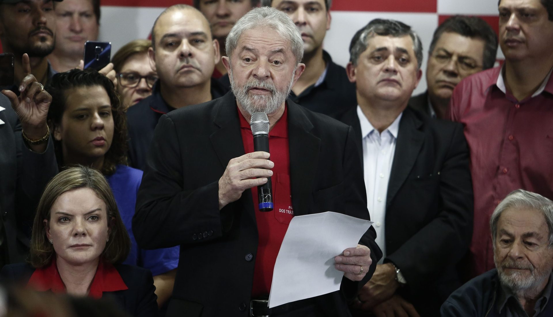 Lula lança-se ao ataque e diz que vai ser candidato. &#8220;Eu tô no jogo!&#8221;