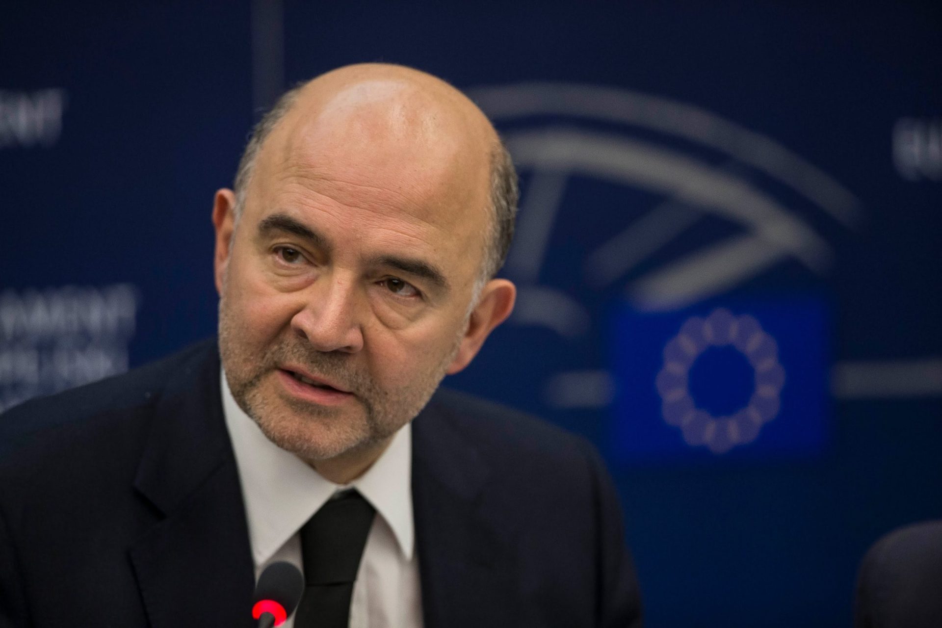 Moscovici acredita que Portugal poderá crescer mais de 2,5% este ano