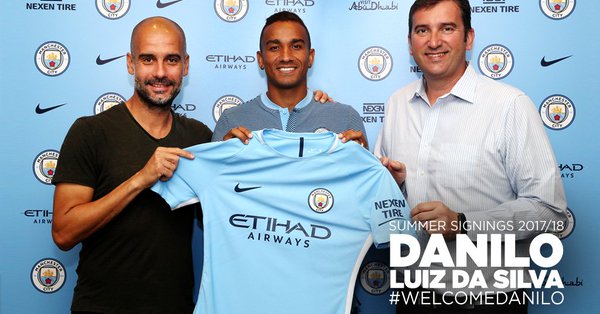 Oficial: Danilo assina pelo Manchester City