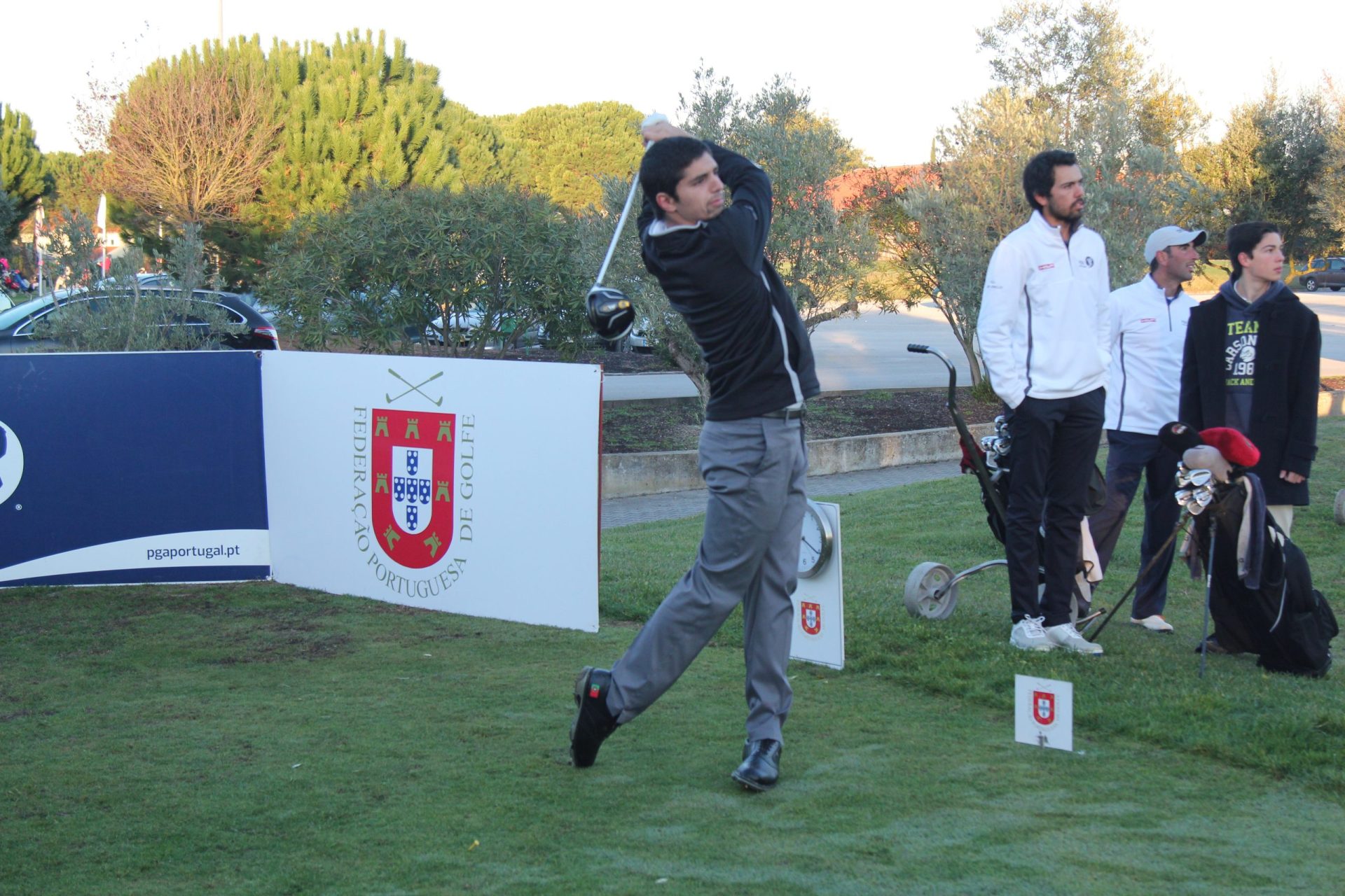 Golfe. Beatriz Themudo e João Girão lideram o 4º Torneio do Circuito FPG