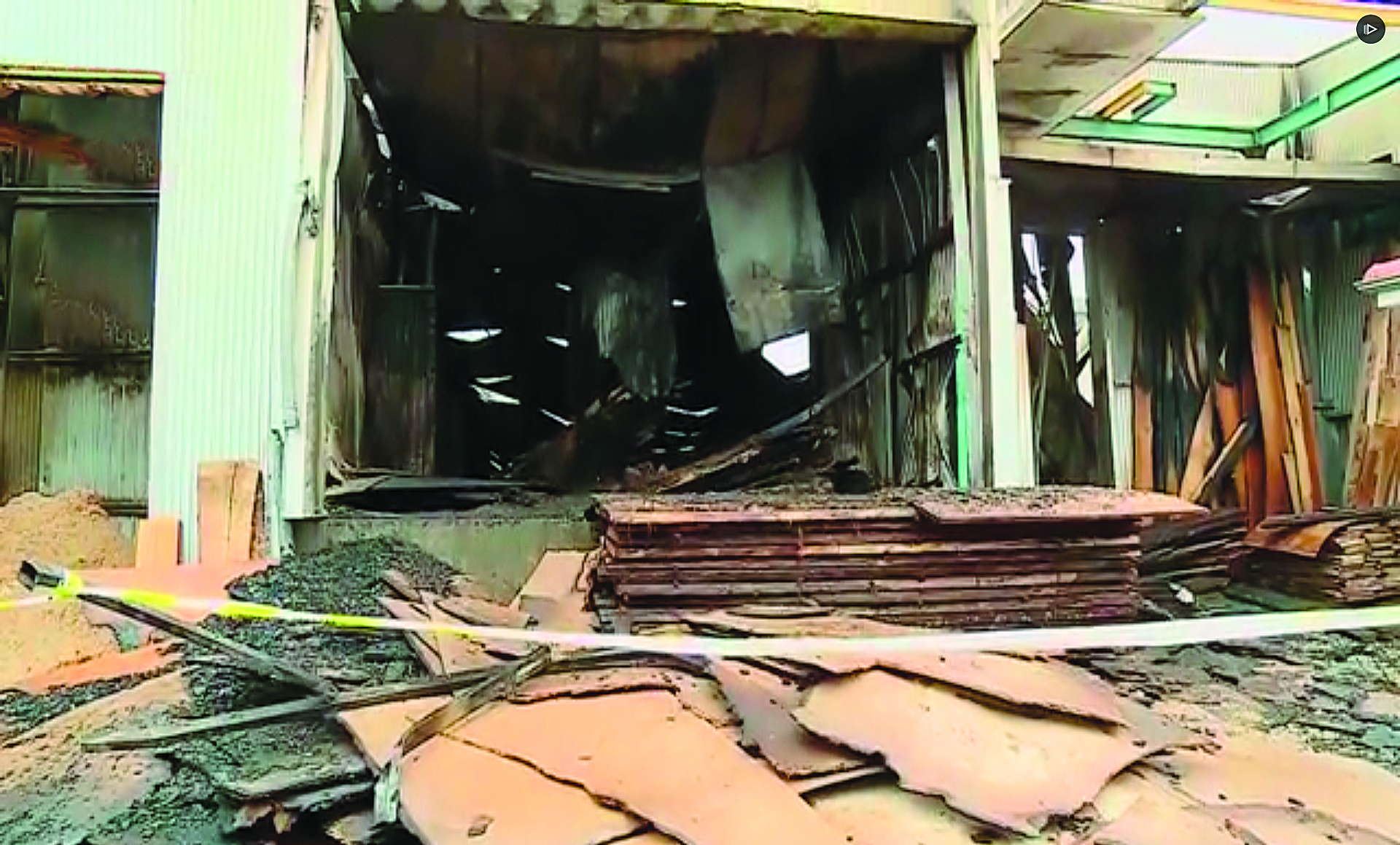 Incêndio: Fábrica de móveis “completamente destruída”