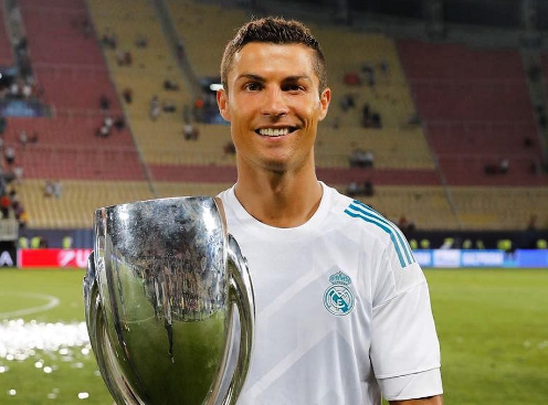 Ronaldo entre os finalistas a Jogador do Ano da UEFA