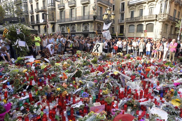 Quatro suspeitos do atentado de Barcelona ouvidos hoje em tribunal
