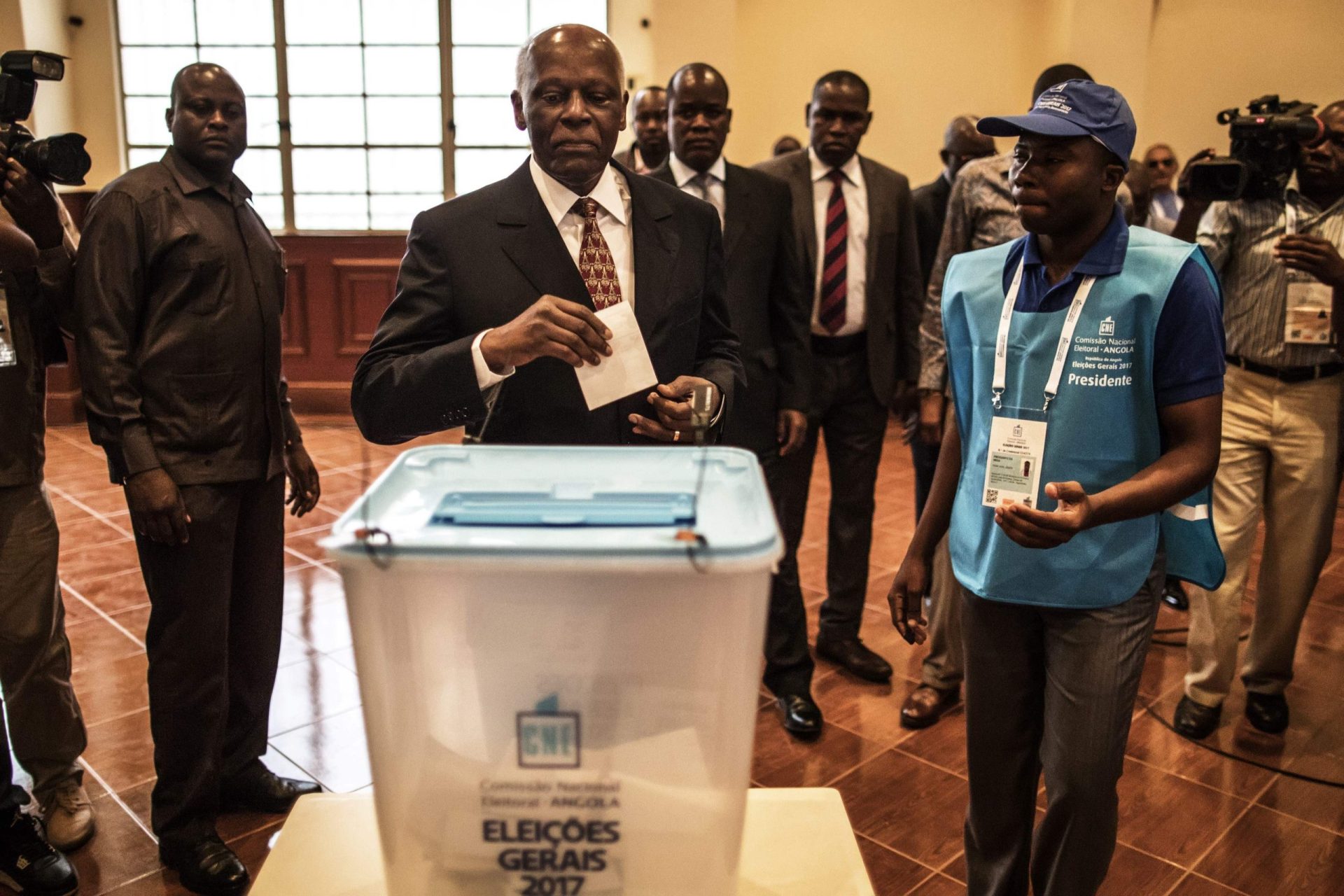 Angola. José Eduardo dos Santos já votou nas primeiras eleições às quais não se candidata