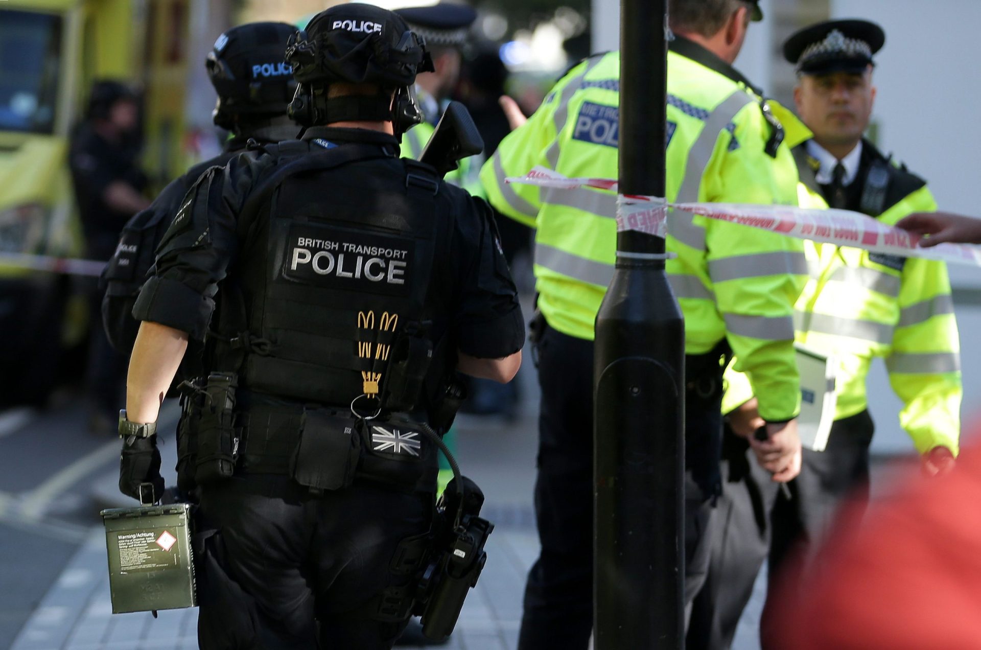 Autoridades estão a tratar explosão no metro de Londres como ato terrorista