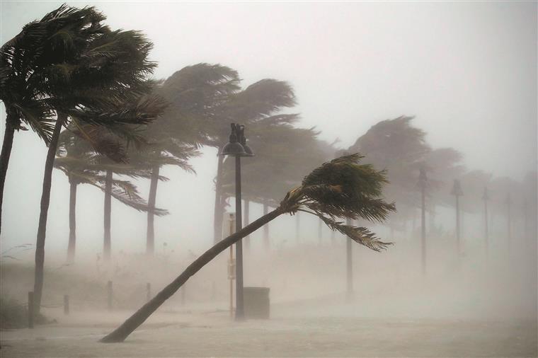Tempestade tropical Norma transformou-se em furacão
