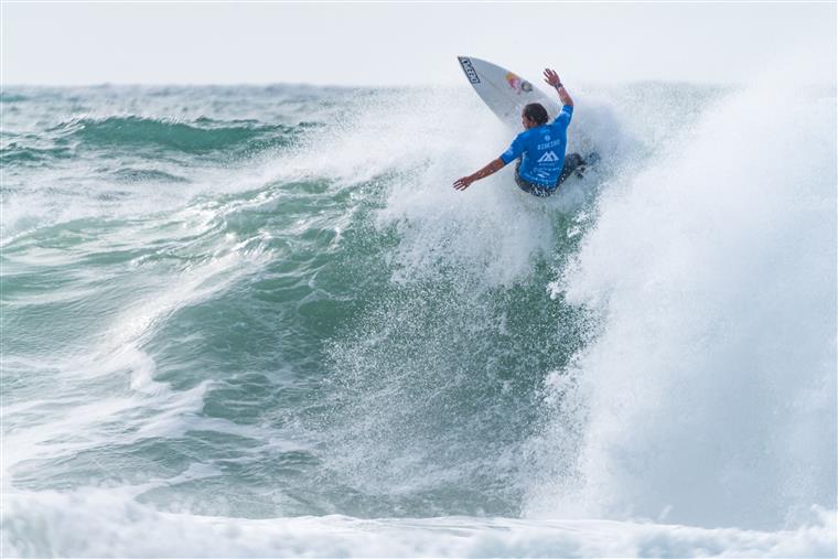 Surf. Vasco Ribeiro é campeão nacional e garante presença no Mundial em Peniche