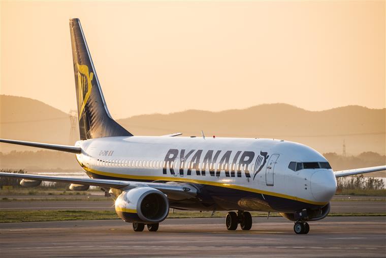 Ryanair cancela voos e enfrenta turbulência até ao final de outubro