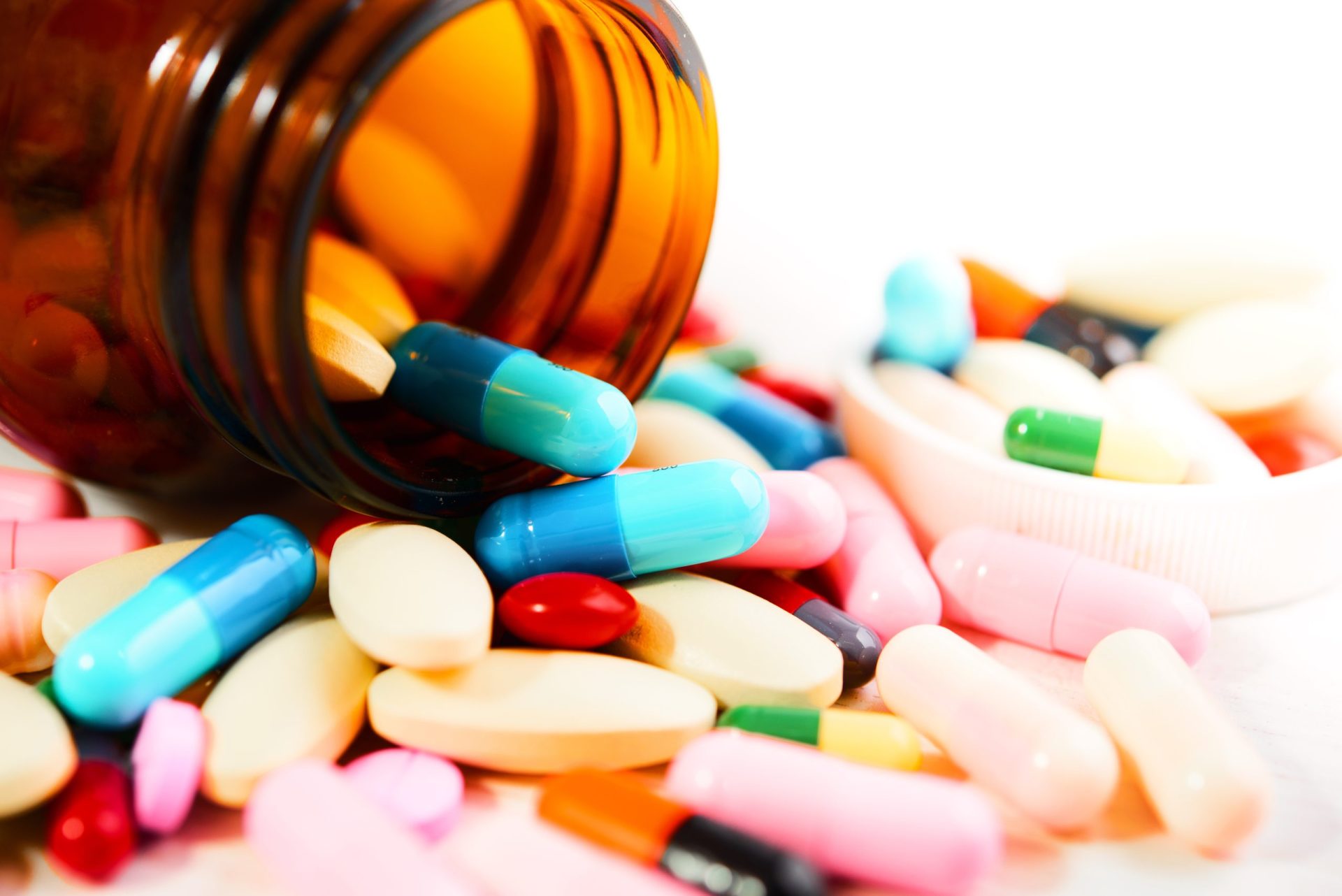 Os perigos de comprar medicamentos em sites ilegais