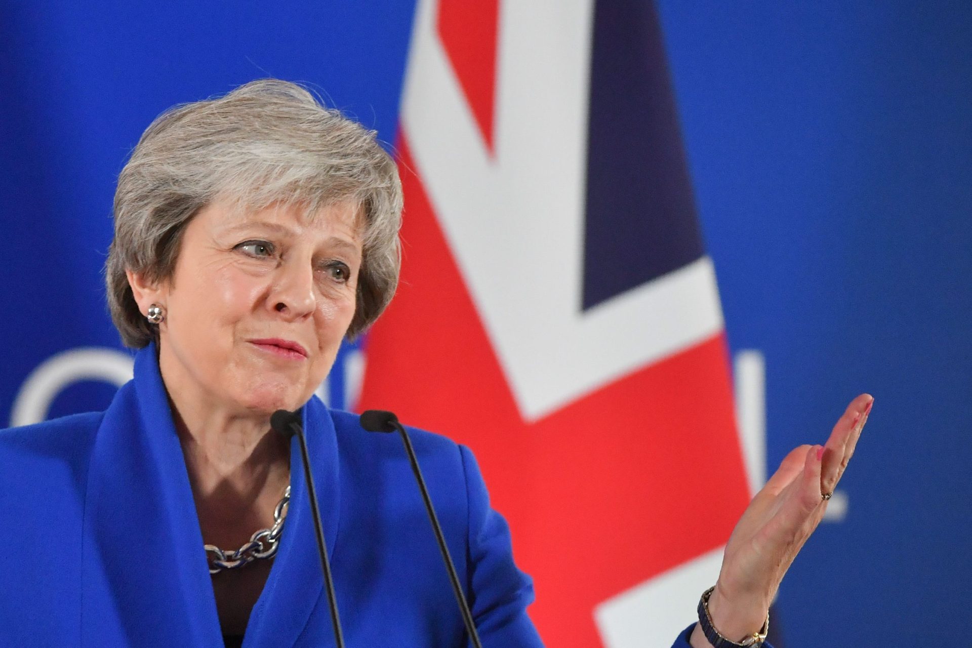 “Funciona para o Reino Unido e para a UE”, diz May sobre Brexit