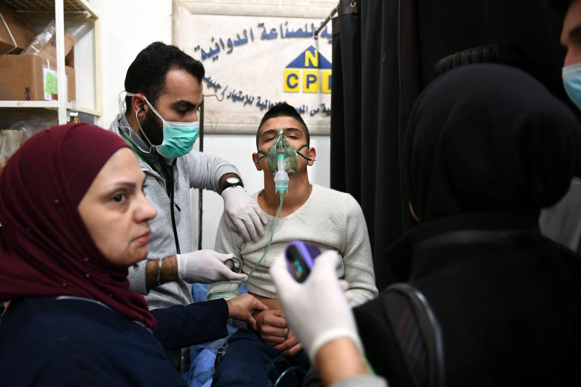 Síria. Ataque com gás tóxico atinge cerca de 100 pessoas