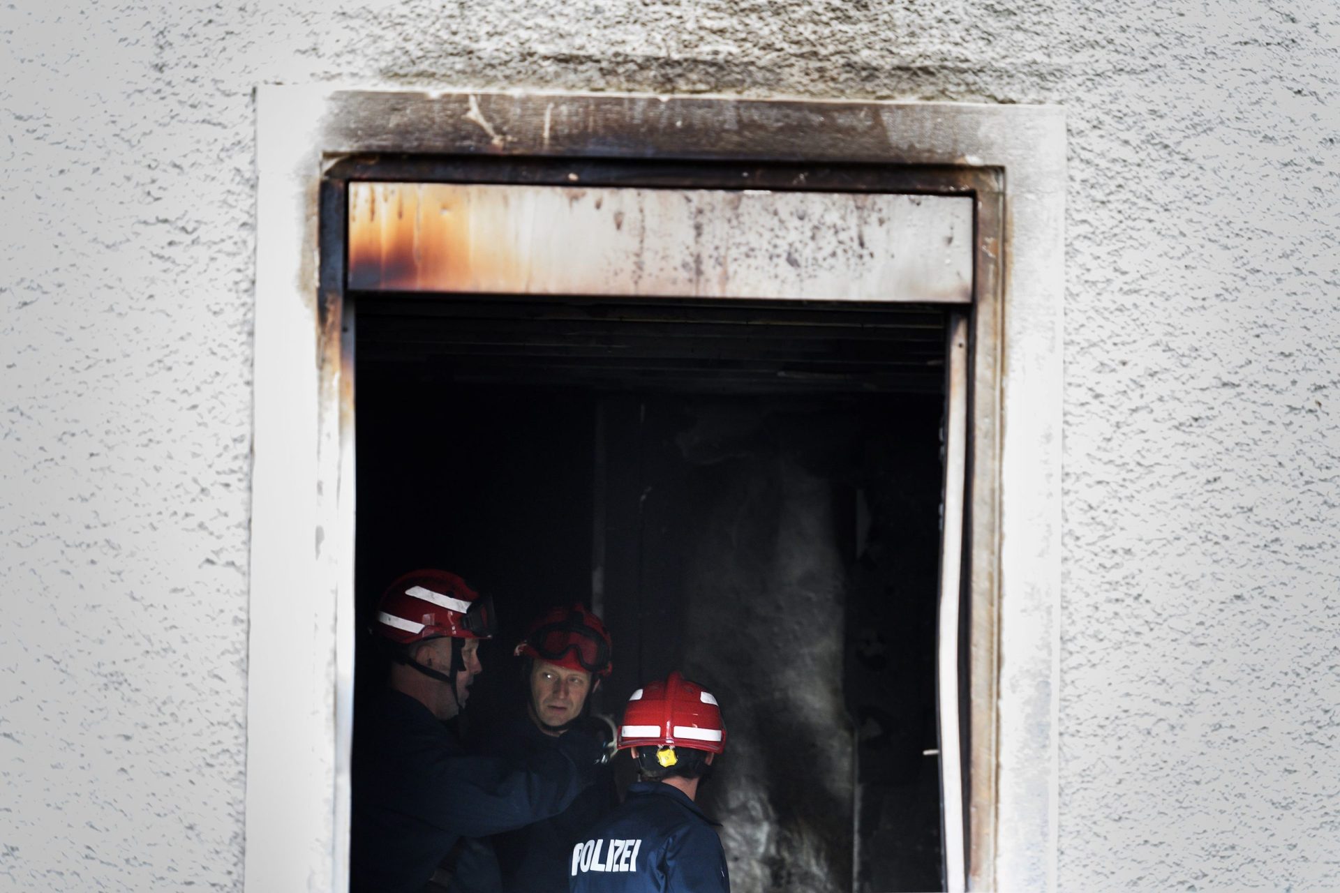 Seis pessoas morreram em incêndio num prédio na Suíça