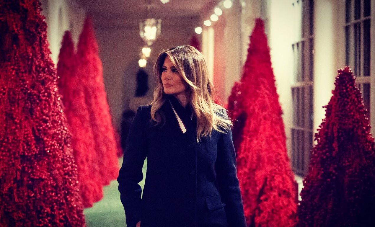 Decorações de Natal escolhidas por Melania Trump alvo de piadas na Internet | FOTO