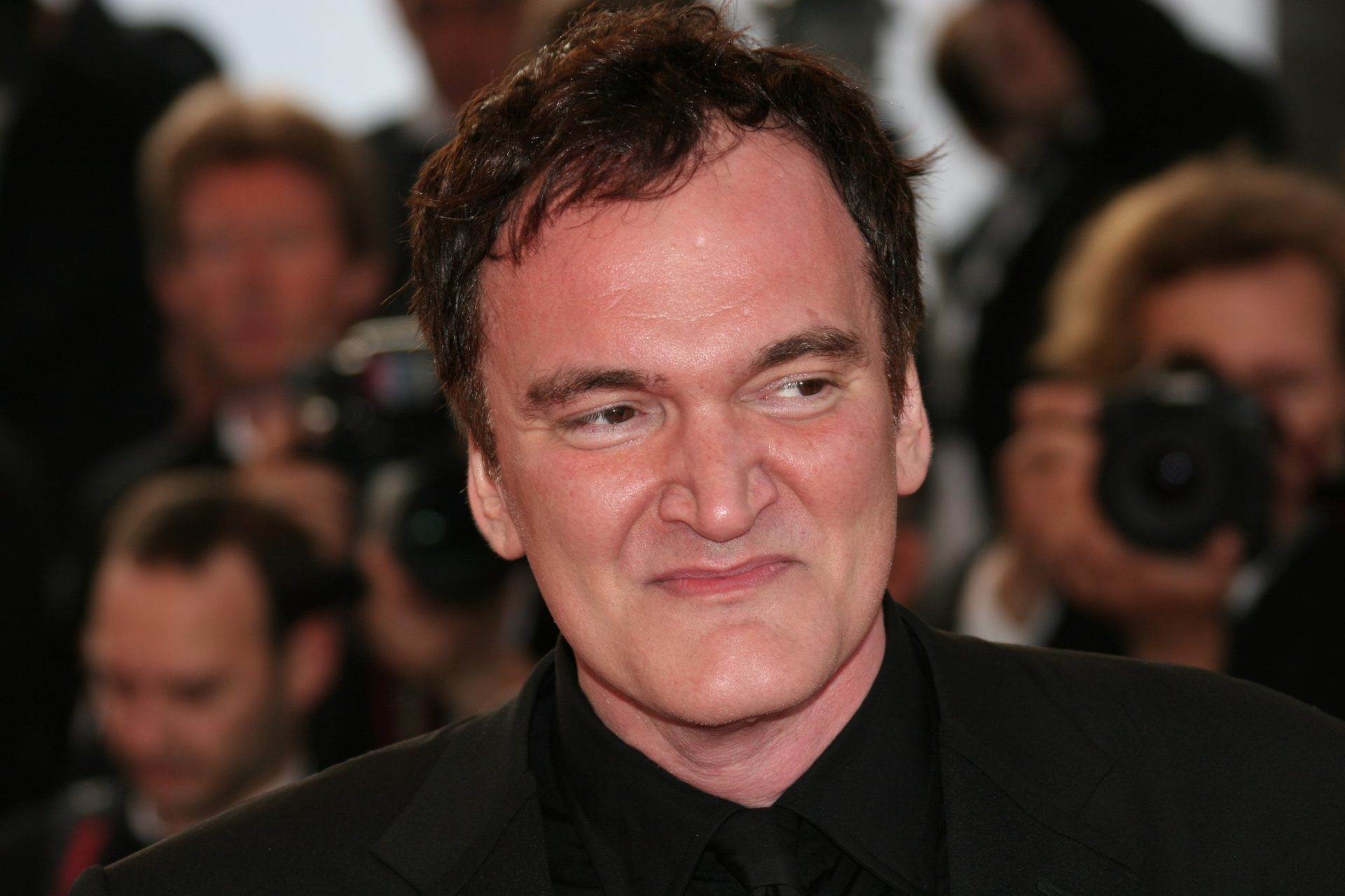 Aos 55 anos, Quentin Tarantino casa com namorada de longa data