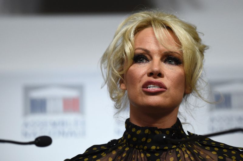 Pamela Anderson critica #MeToo: “Este feminismo pode ir longe demais”